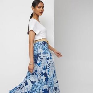 White House Black Market Skirt